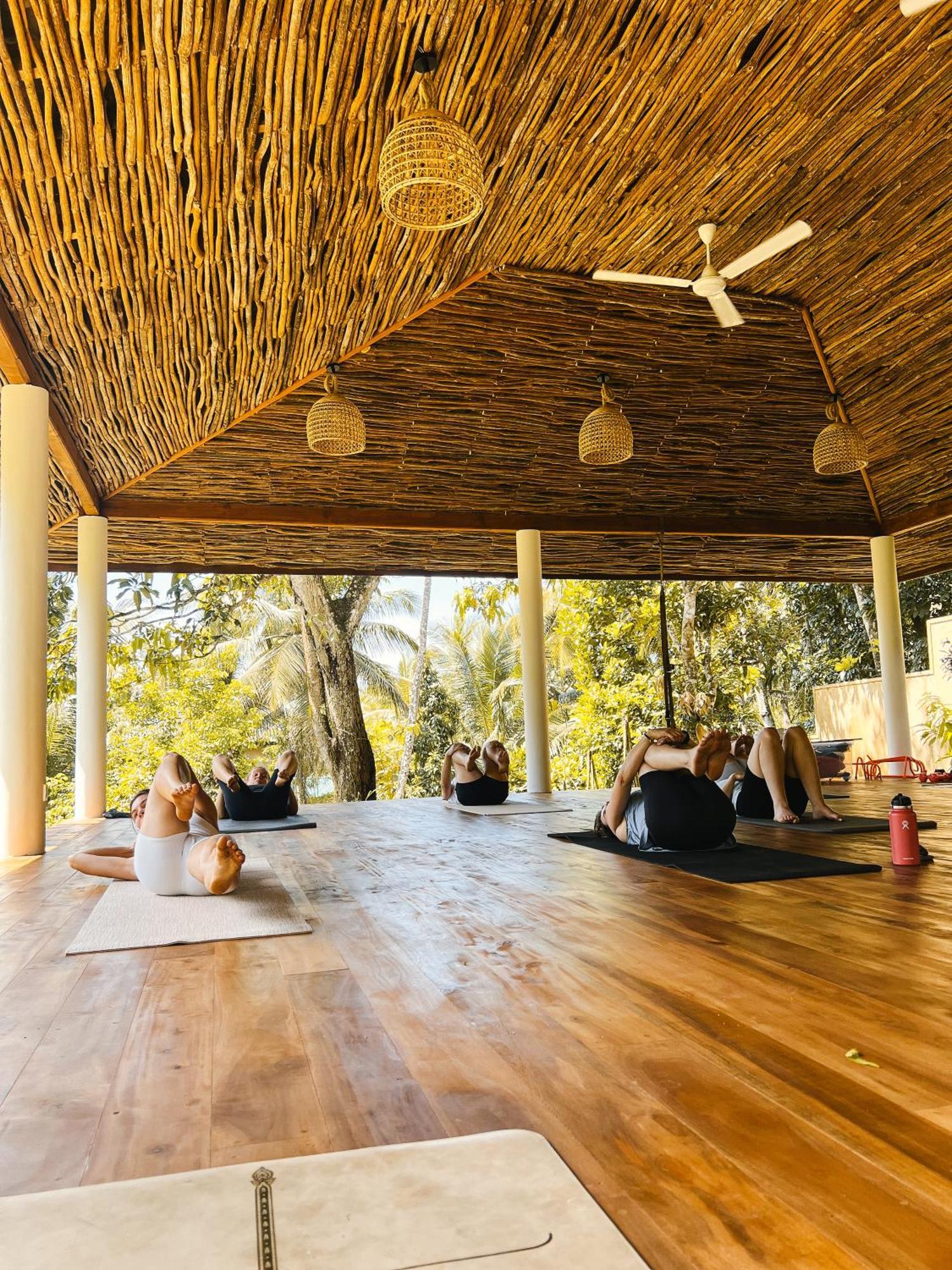מלון אונה ואטונה Roots Retreat מראה חיצוני תמונה